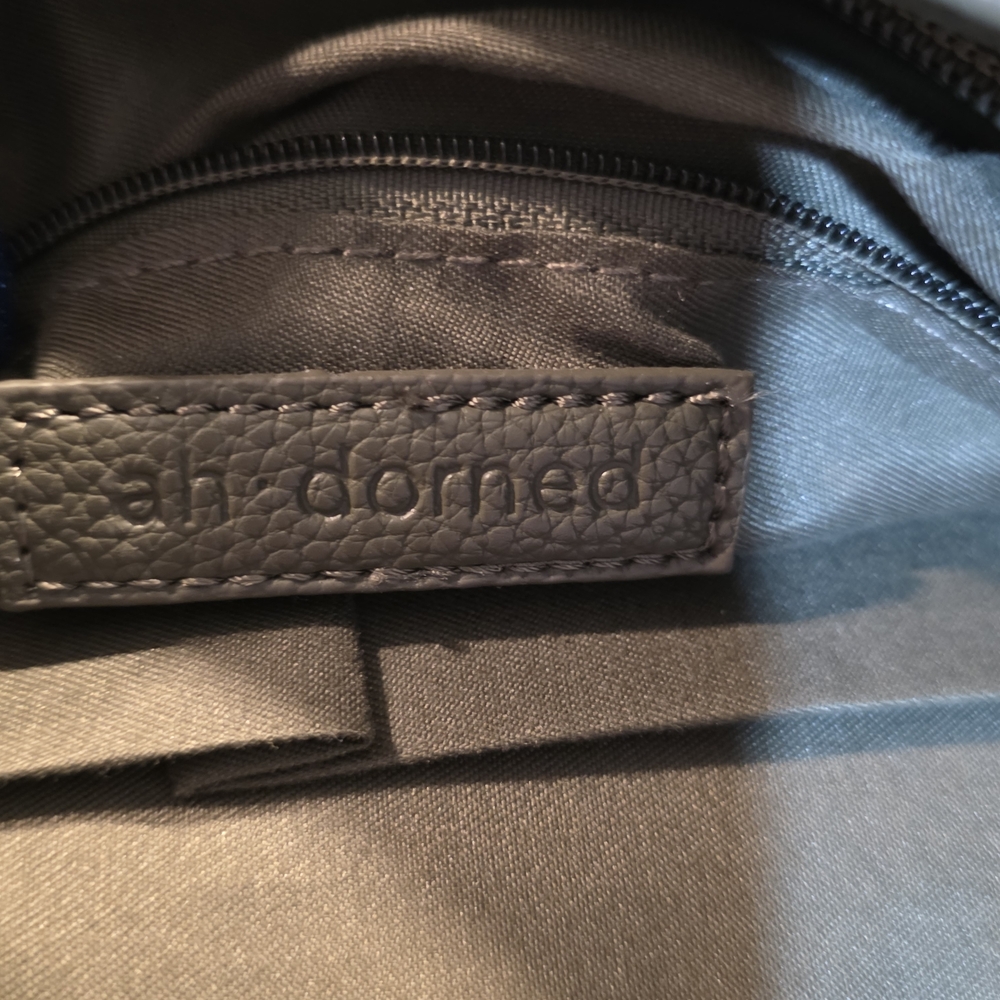 Chic Olive Shoulder Bag With Patterned Strap - image 7